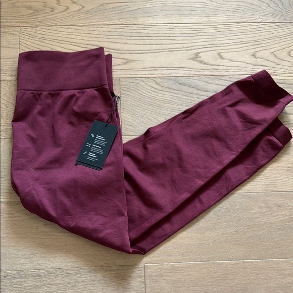 NWT Knix Good to Go Seamless Leggings - Dark Cherry - Picture 2 of 5